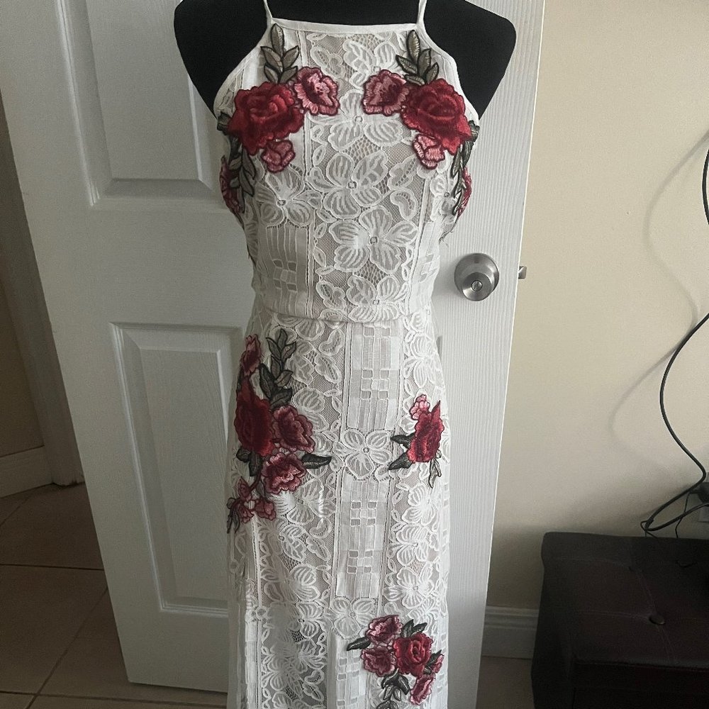 L'atiste by Amy Two Piece Lace Skirt Set